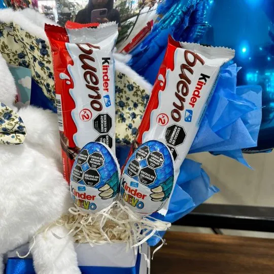 box con chocolate globos y peluche pascuas II